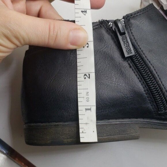 Kenneth Cole Reaction black flat ankle booties side zipper - Picture 9 of 9